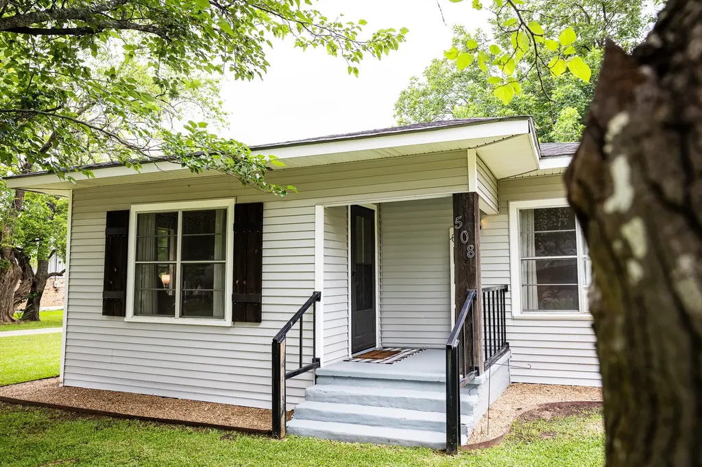 508 Fleming Street Mount Vernon TX 75457