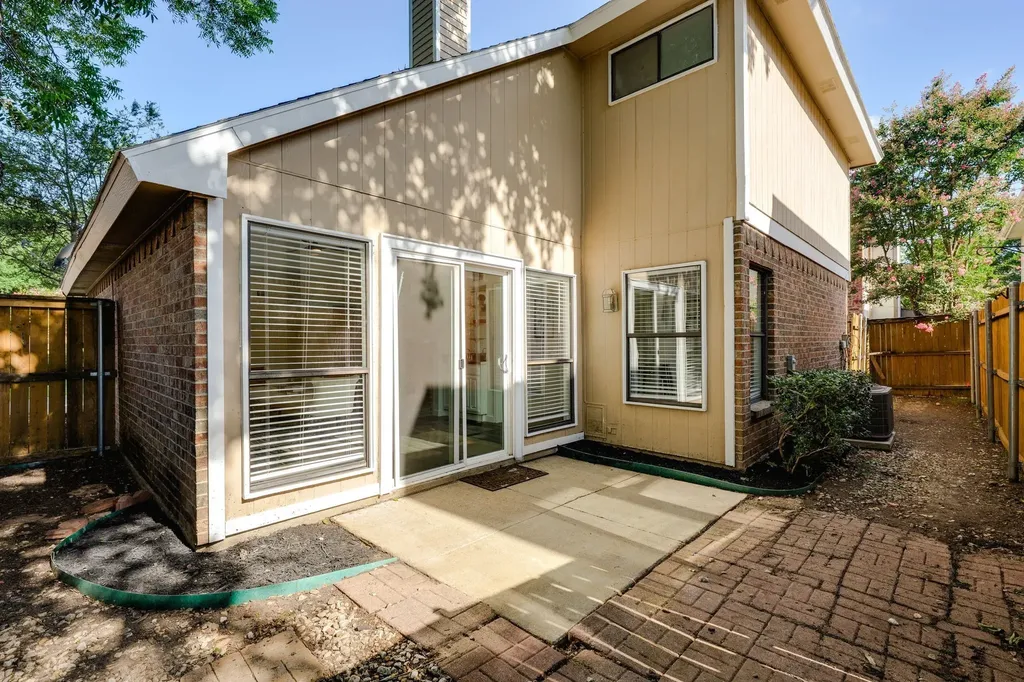 200 Saddle Rock Court Irving TX 75063