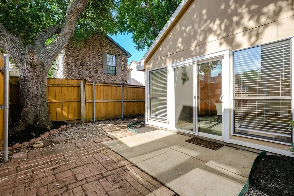 200 Saddle Rock Court Irving TX 75063