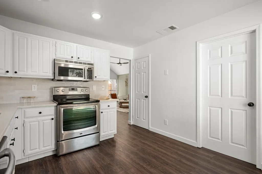 200 Saddle Rock Court Irving TX 75063