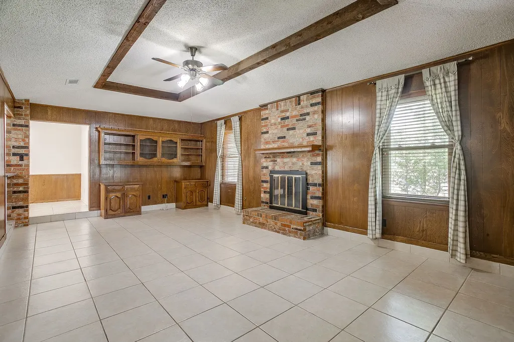 209 Hillcrest Drive Midlothian TX 76065