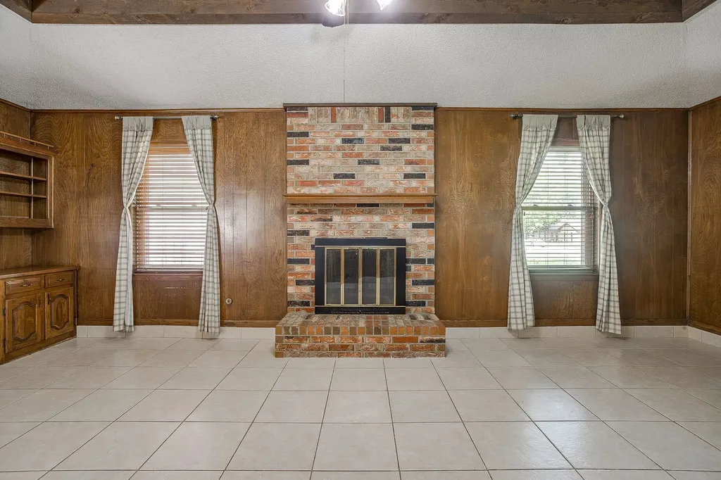 209 Hillcrest Drive Midlothian TX 76065
