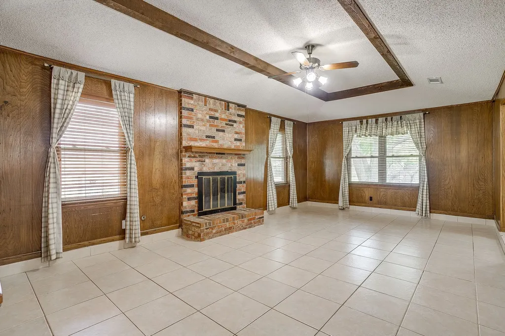 209 Hillcrest Drive Midlothian TX 76065