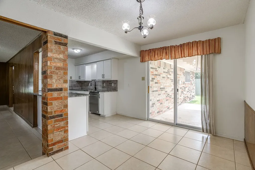209 Hillcrest Drive Midlothian TX 76065