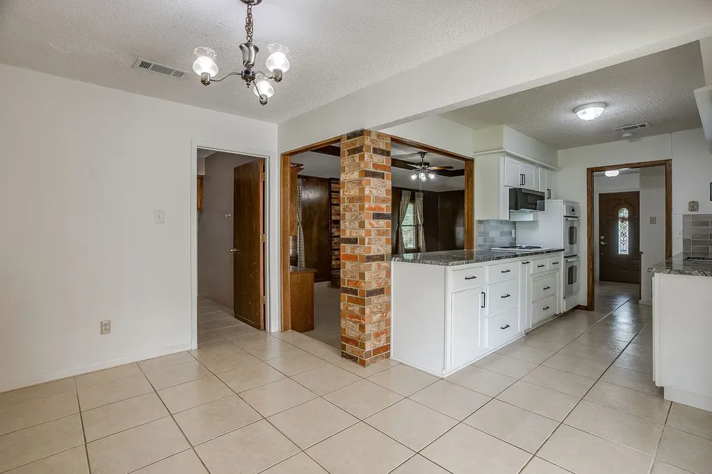 209 Hillcrest Drive Midlothian TX 76065