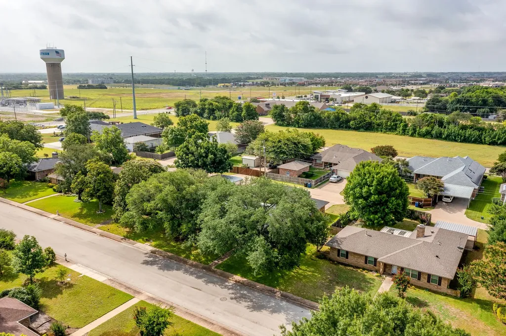209 Hillcrest Drive Midlothian TX 76065