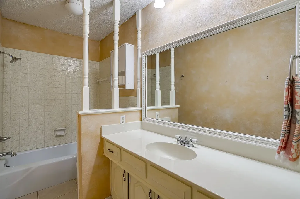 209 Hillcrest Drive Midlothian TX 76065