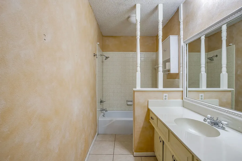 209 Hillcrest Drive Midlothian TX 76065