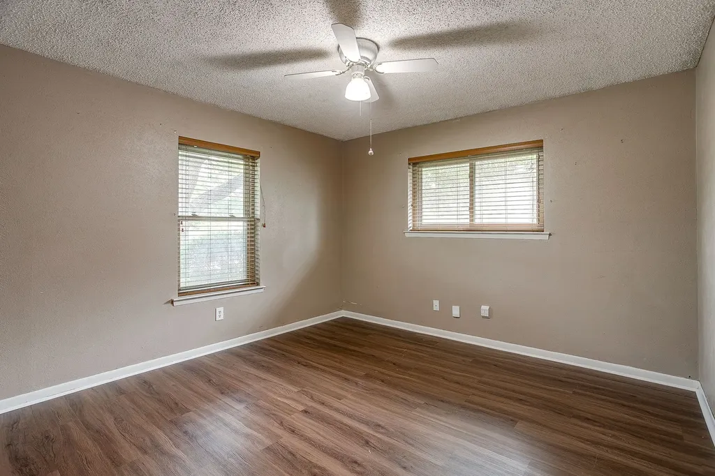 209 Hillcrest Drive Midlothian TX 76065