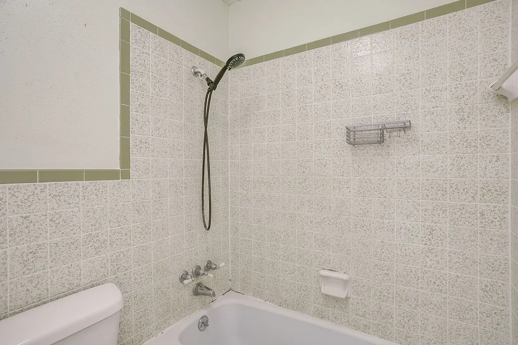 209 Hillcrest Drive Midlothian TX 76065