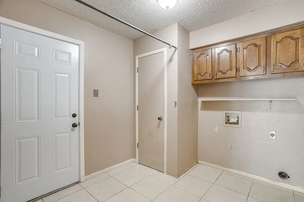 209 Hillcrest Drive Midlothian TX 76065
