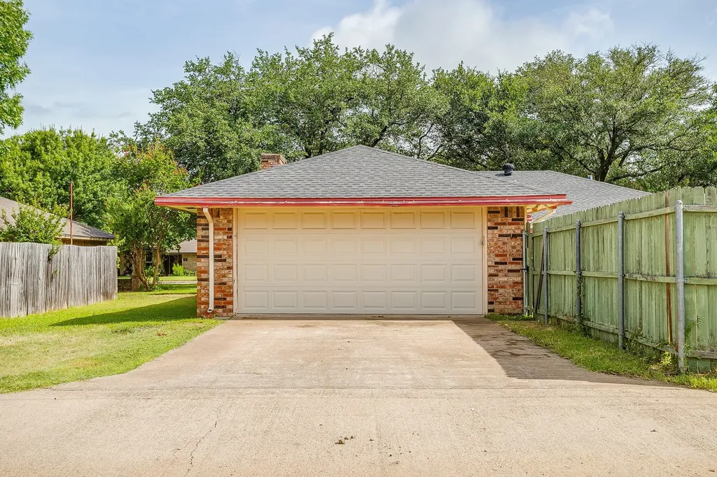 209 Hillcrest Drive Midlothian TX 76065