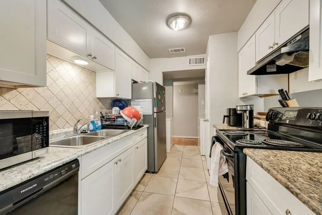 1717 Glenview Lane Arlington TX 76014