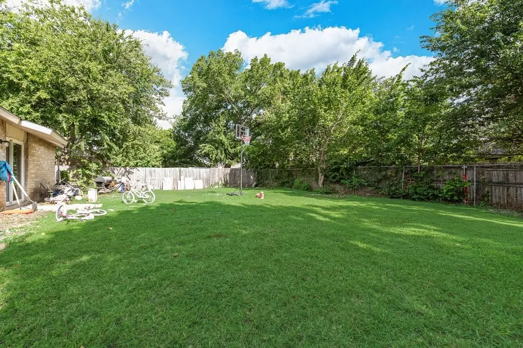 1717 Glenview Lane Arlington TX 76014