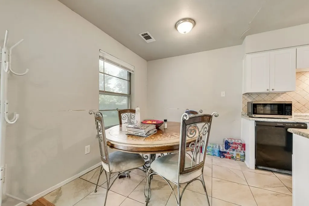 1717 Glenview Lane Arlington TX 76014