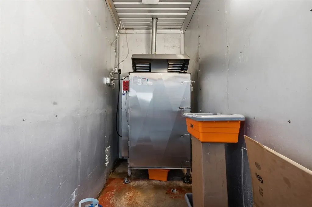 324 E Highway 6 Iredell TX 76649