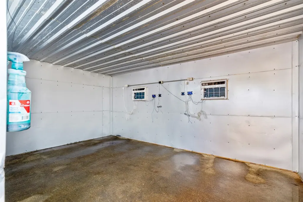324 E Highway 6 Iredell TX 76649