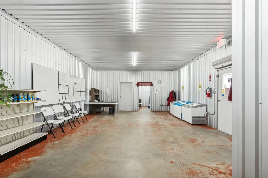 324 E Highway 6 Iredell TX 76649