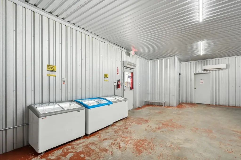 324 E Highway 6 Iredell TX 76649