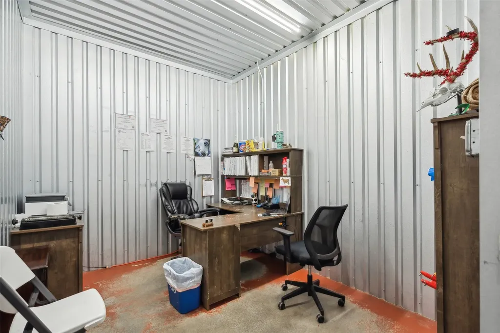 324 E Highway 6 Iredell TX 76649