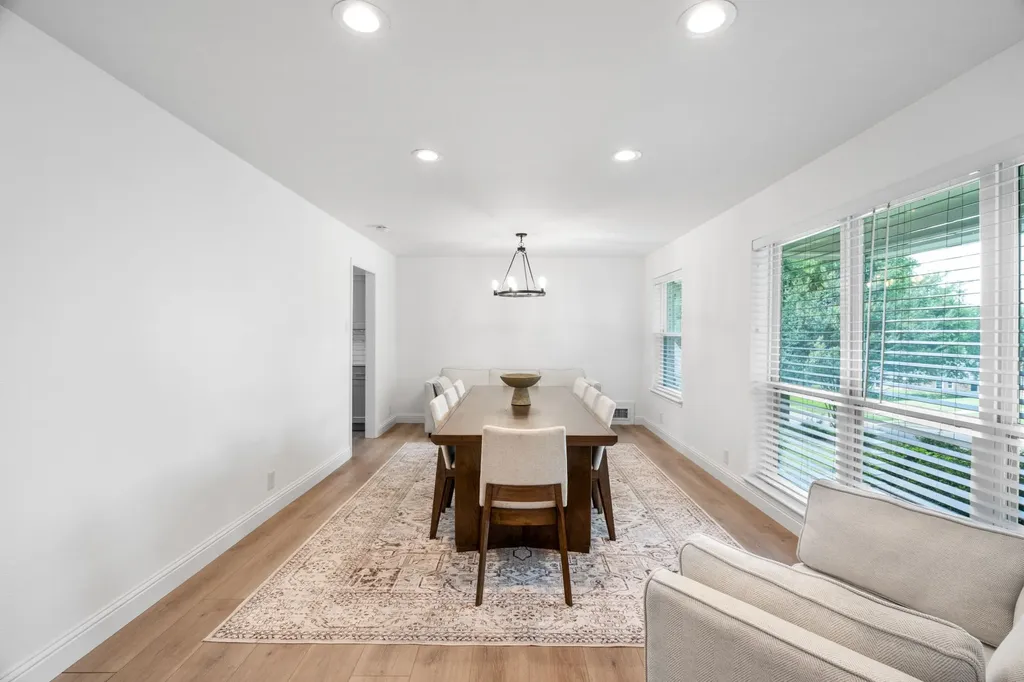 2341 Pinebluff Drive Dallas TX 75228
