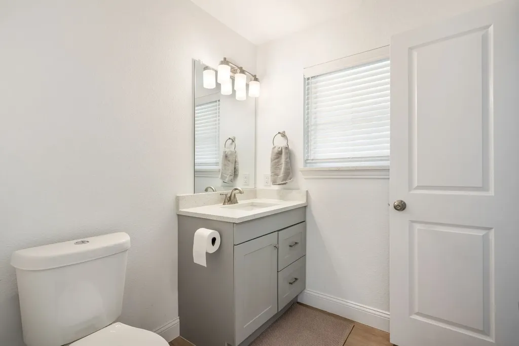 2341 Pinebluff Drive Dallas TX 75228