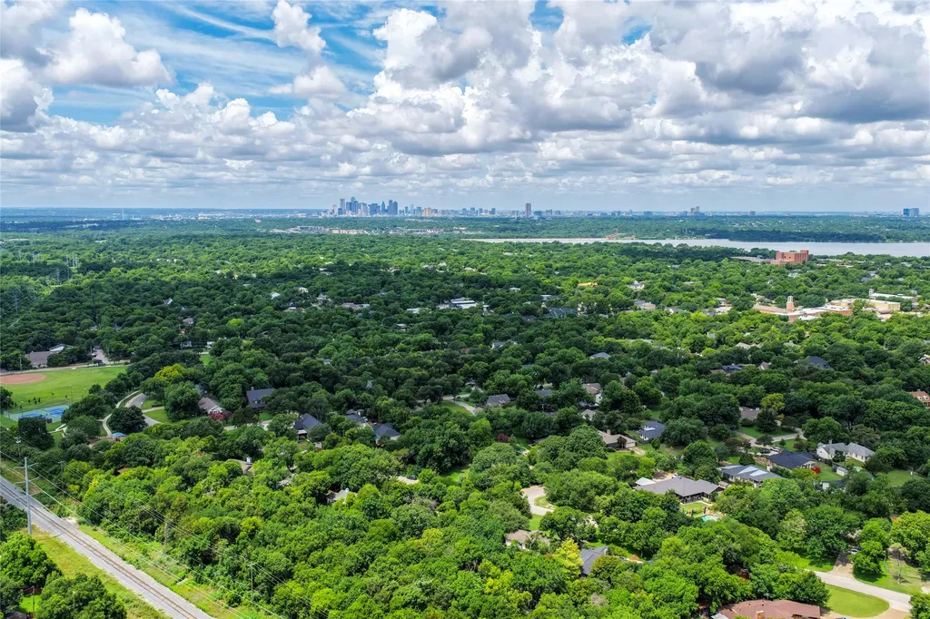 1539 Bella Vista Drive Dallas TX 75218