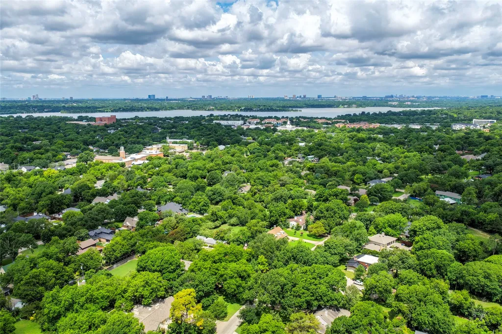 1539 Bella Vista Drive Dallas TX 75218