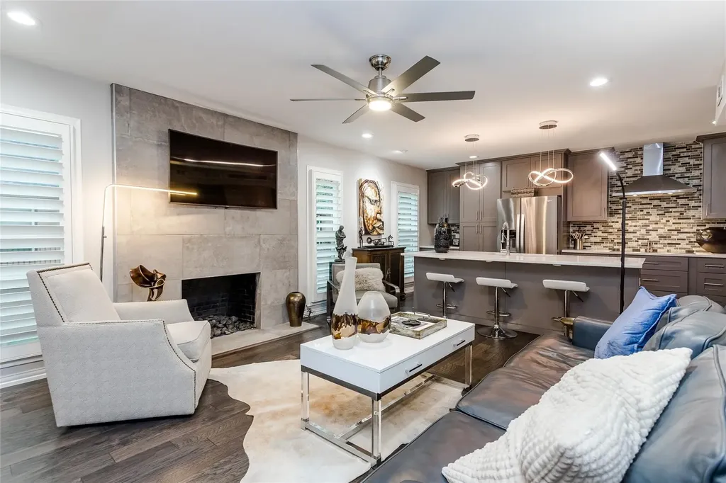 7818 Meadow Park Drive Dallas TX 75230