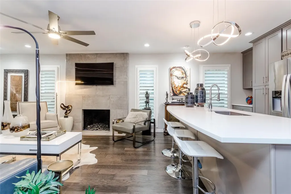 7818 Meadow Park Drive Dallas TX 75230