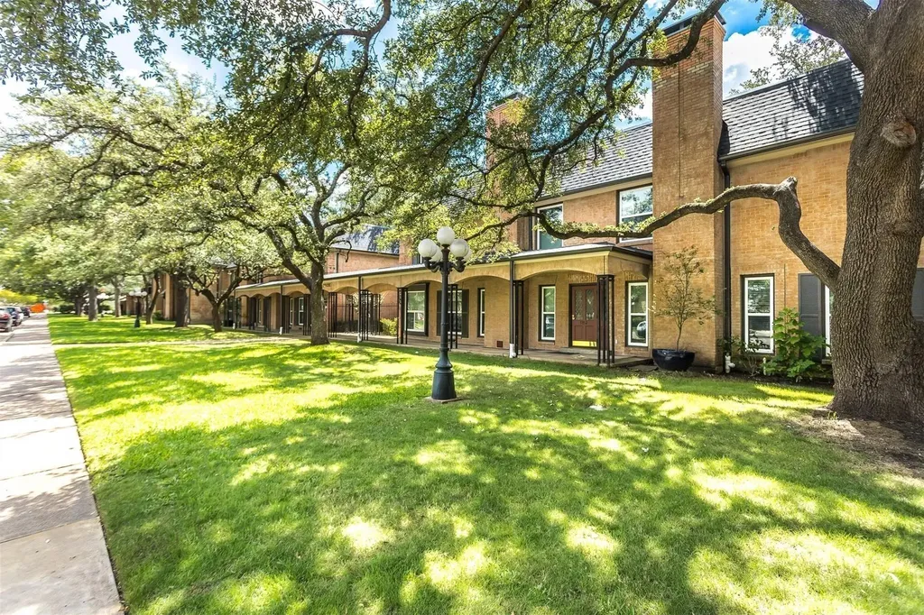 7818 Meadow Park Drive Dallas TX 75230