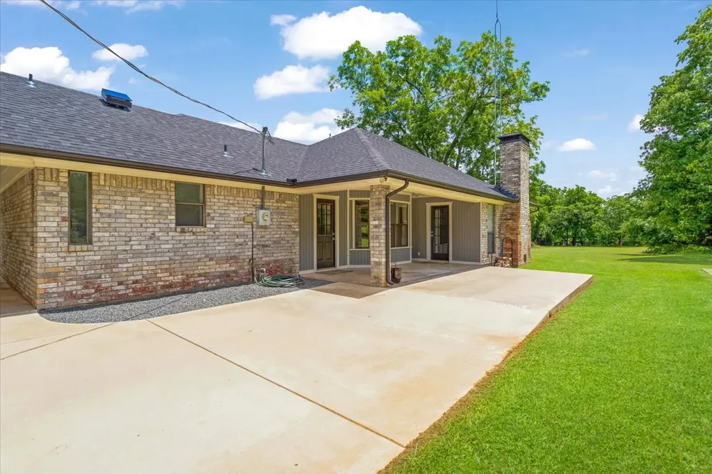 826 Georgetown Road Pottsboro TX 75076