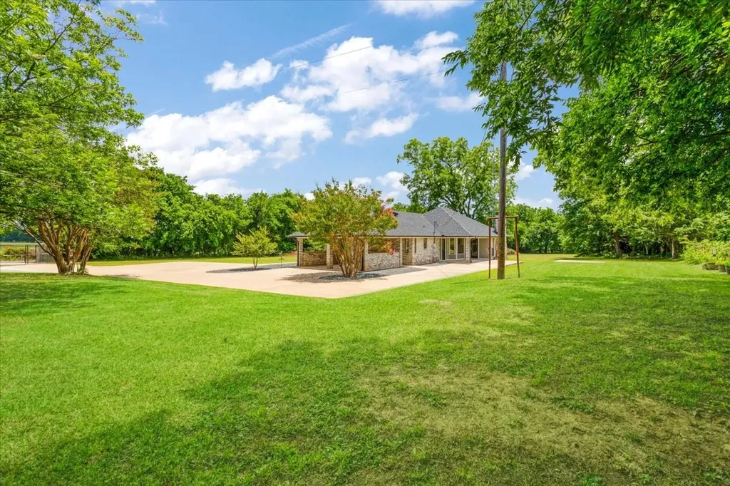 826 Georgetown Road Pottsboro TX 75076