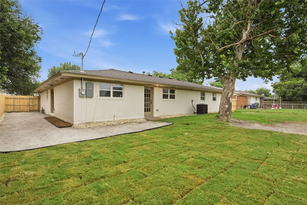108 E San Benito Drive Robinson TX 76706