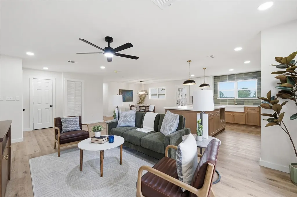 108 E San Benito Drive Robinson TX 76706