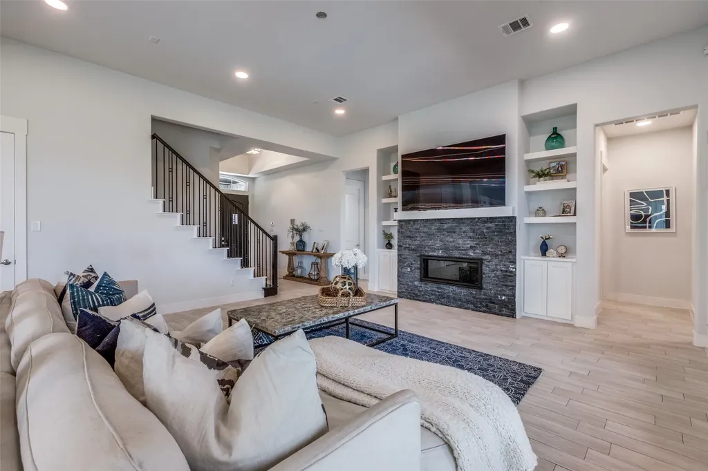 1224 Karsten Ridge Pass Gunter TX 75058
