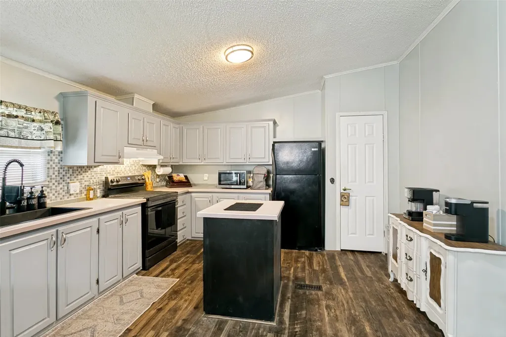 10900 Pikes Peak Venus TX 76084