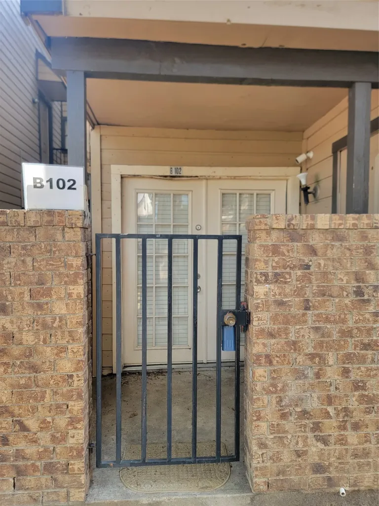 9803 Walnut Street Dallas TX 75243