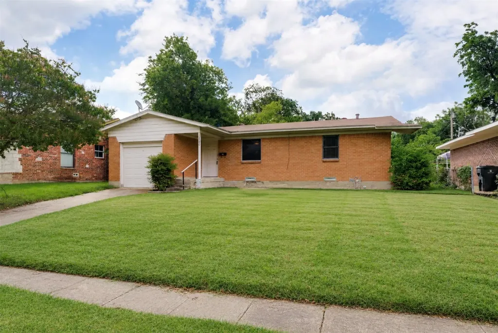 1750 Kirkwood Drive Garland TX 75041