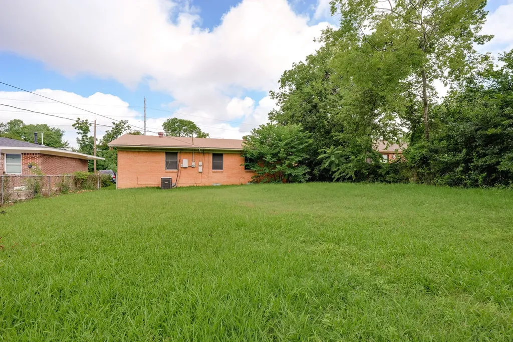 1750 Kirkwood Drive Garland TX 75041