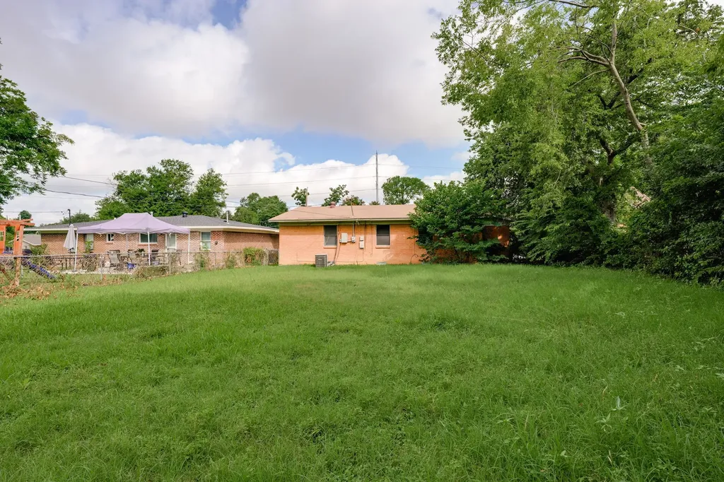 1750 Kirkwood Drive Garland TX 75041