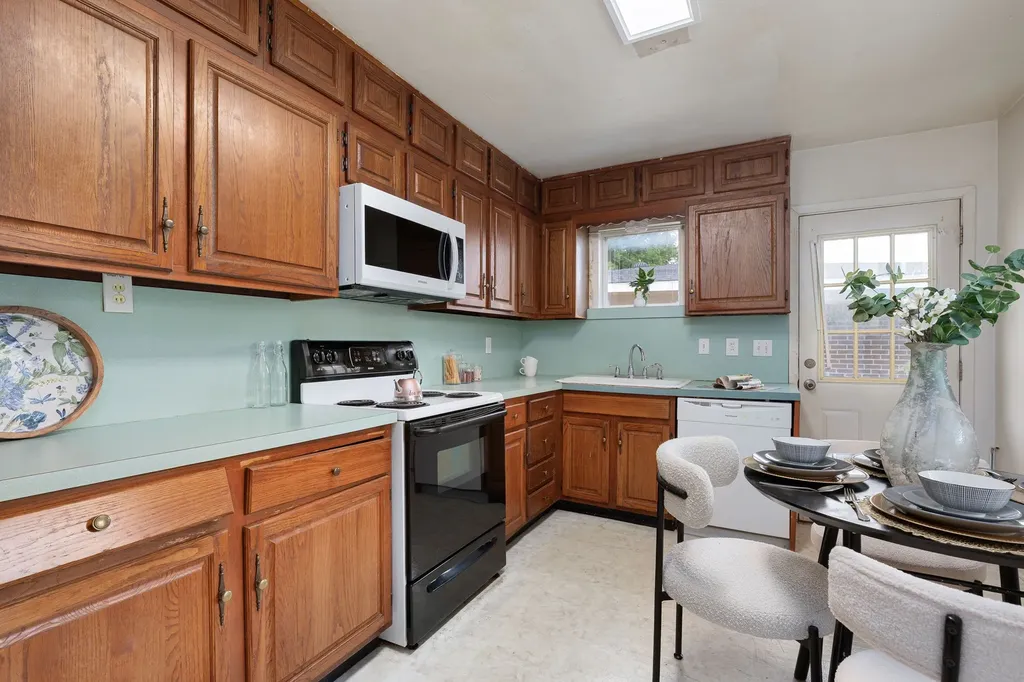 1750 Kirkwood Drive Garland TX 75041