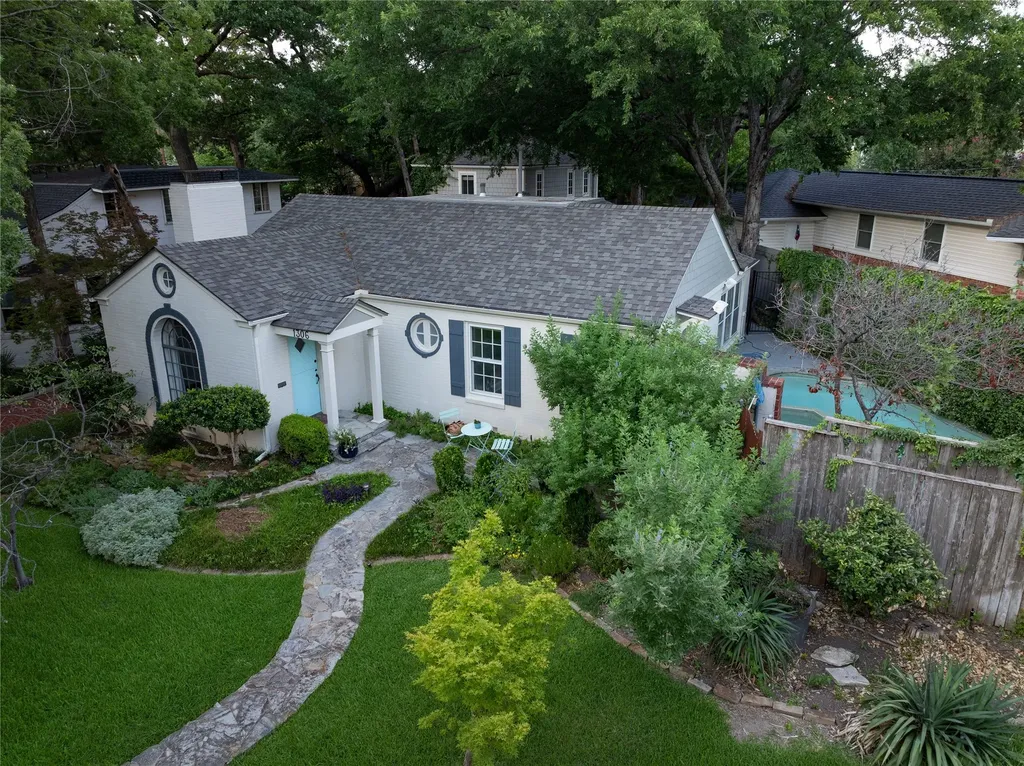 1306 Woodlawn Avenue Dallas TX 75208