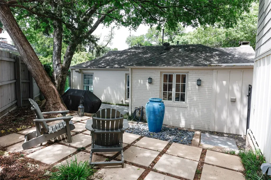 1306 Woodlawn Avenue Dallas TX 75208