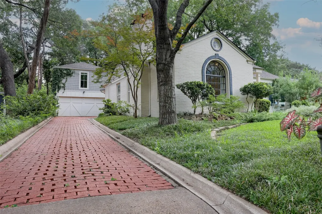 1306 Woodlawn Avenue Dallas TX 75208