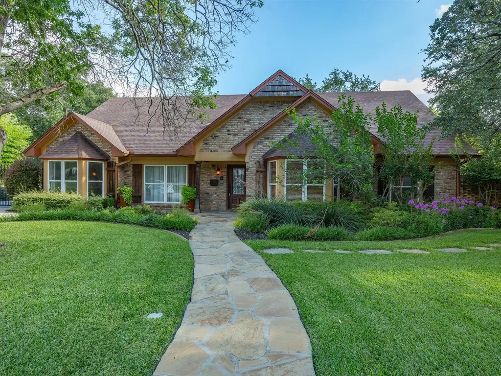 4400 Summercrest Court Fort Worth TX 76109