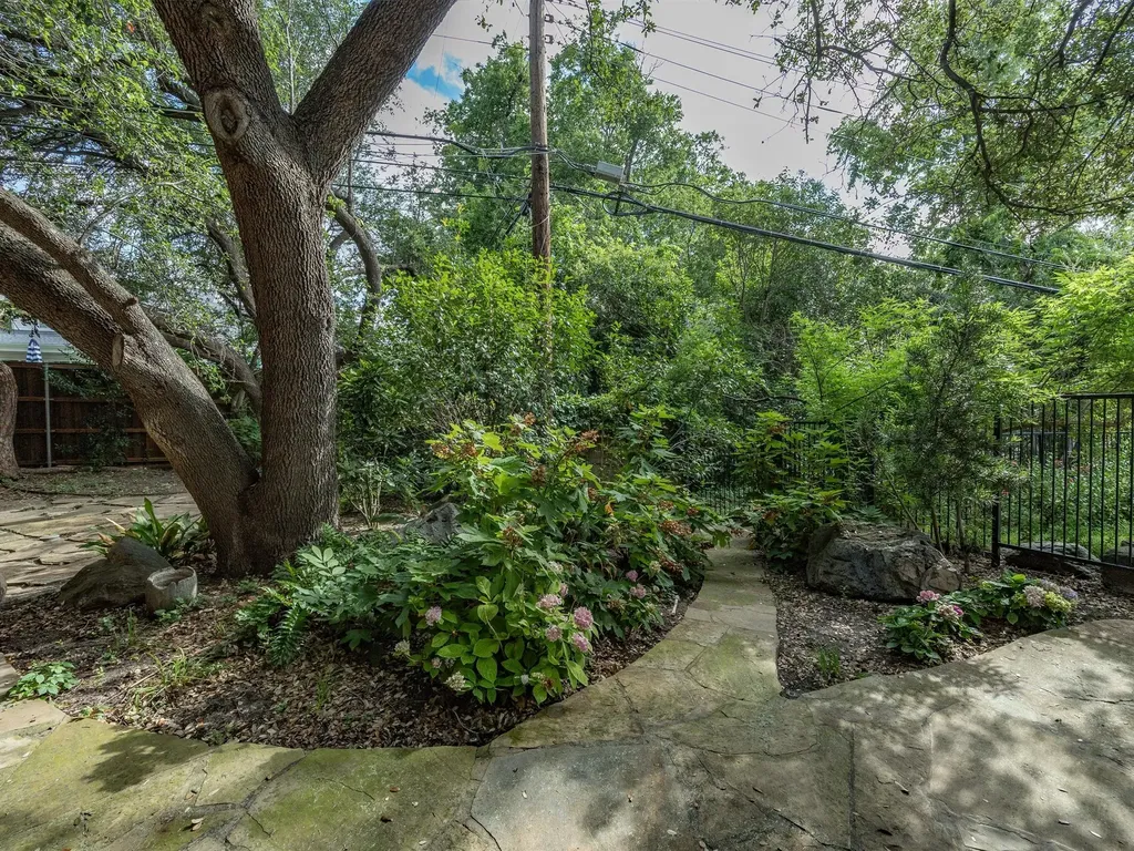 4400 Summercrest Court Fort Worth TX 76109