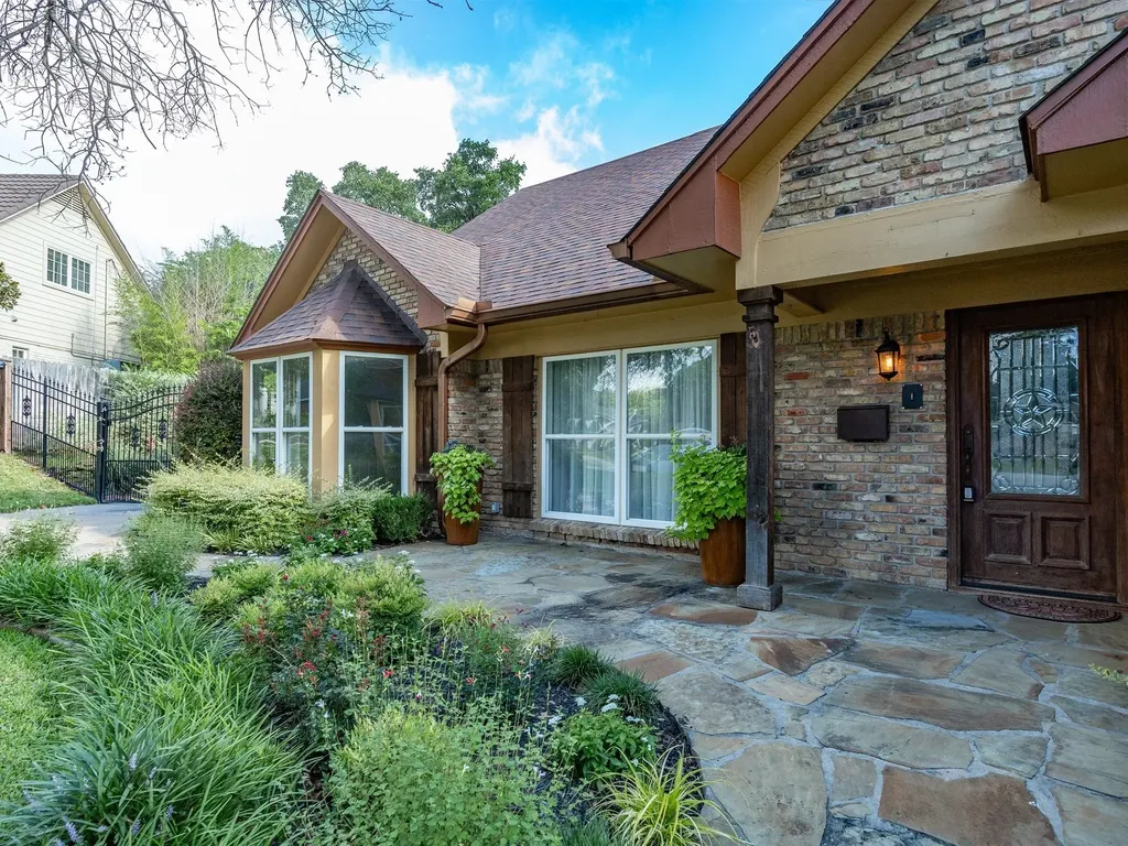4400 Summercrest Court Fort Worth TX 76109