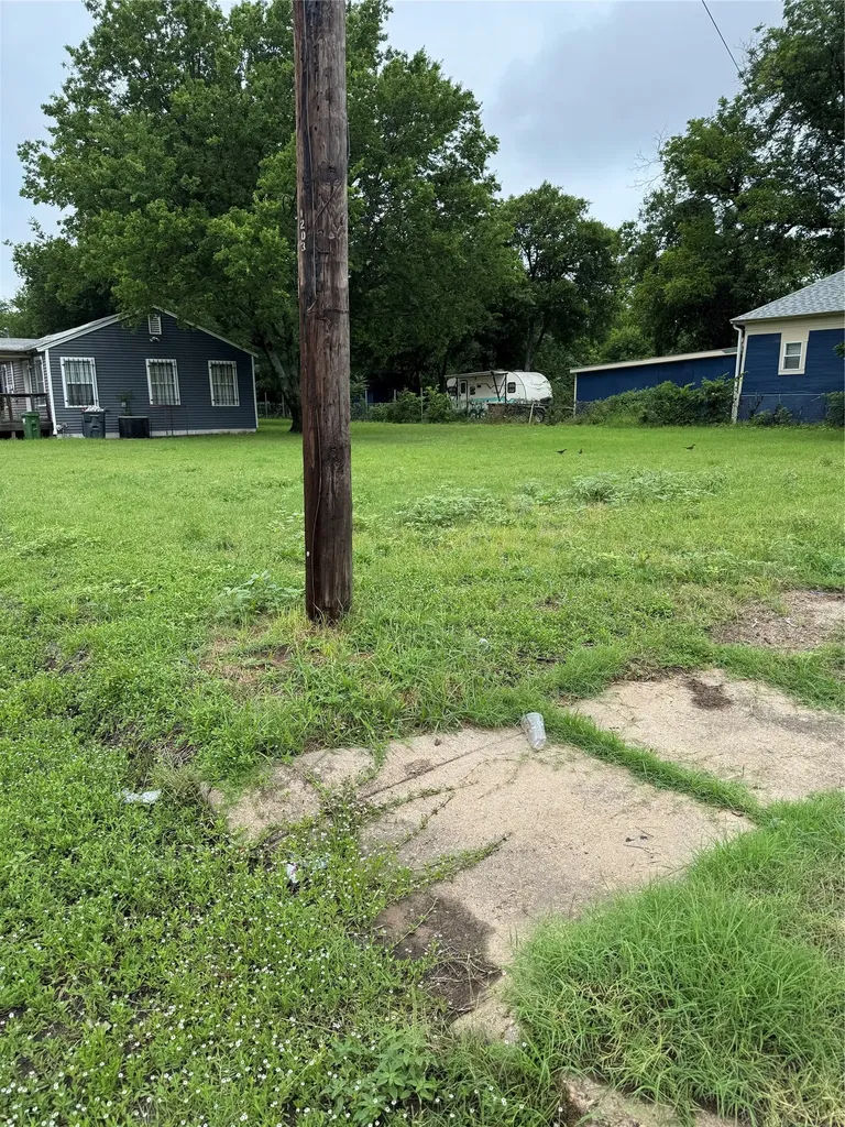 725 S 12th Street Waco TX 76706