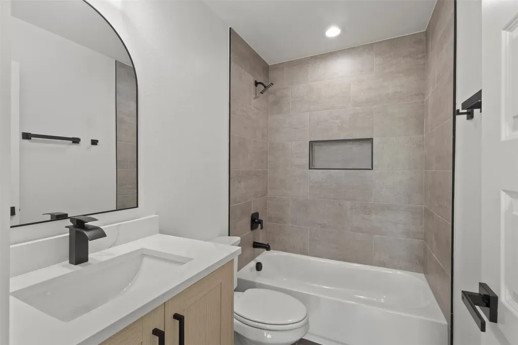 3457 Sanjeev Drive Irving TX 75060